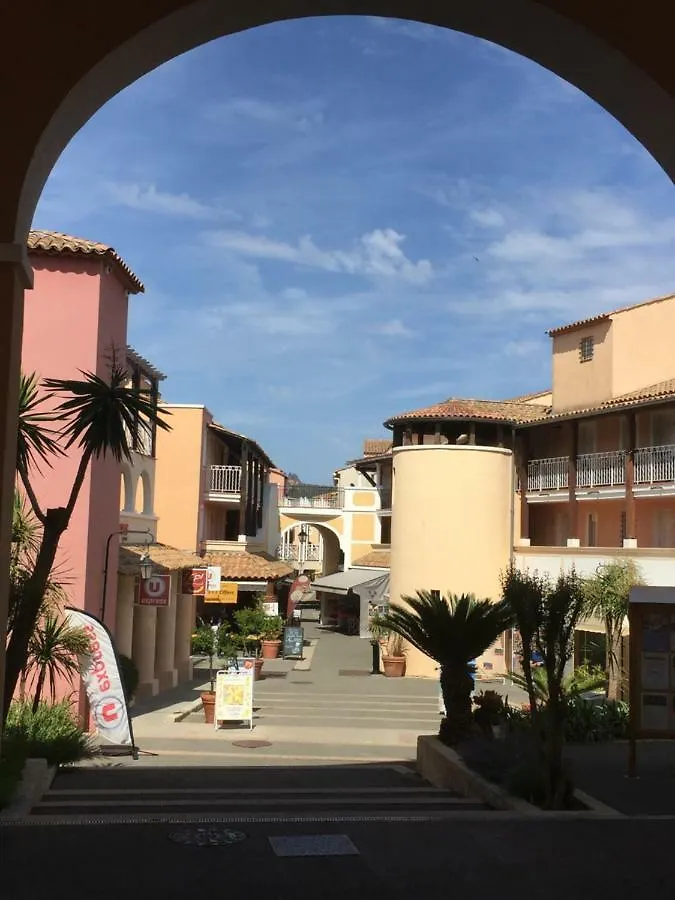 Studio Cap Esterel Saint-Raphael  0*, Saint-Raphael (Var) France